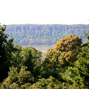 A view of the New Jersey Palisades over the Hudson River, from Wave Hill. <a href="https://www.flickr.com/photos/dpross/6240429481/" target="_blank">Photo</a>: Daniel Ross/<a href="https://creativecommons.org/licenses/by/2.0/" target="_blank" >CC BY 2.0</a>